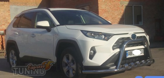 Кенгурятник на Toyota RAV4 5 с боковыми трубами на бампер