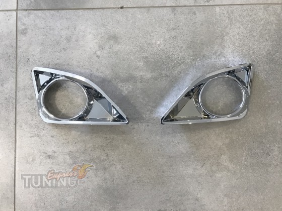 Хром накладки на противотуманки Toyota Corolla 10 E150
