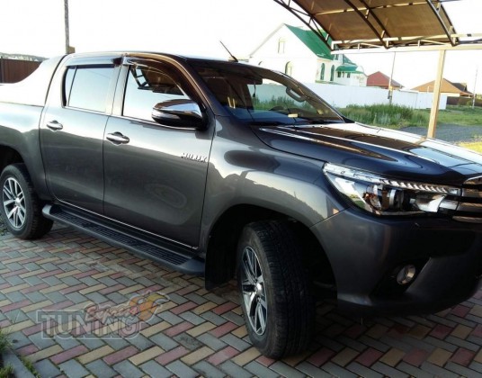 Оригинальные пороги Toyota Hilux 8 фото