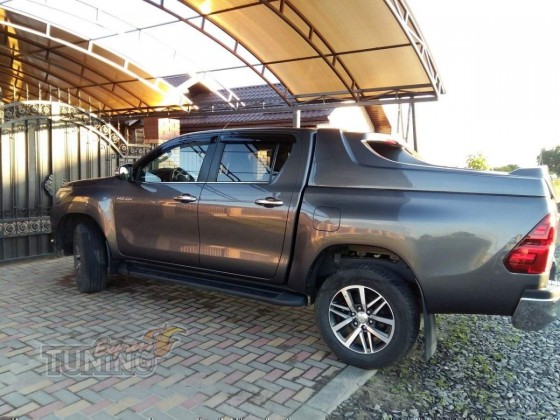 Боковые пороги Toyota Hilux 8 фото