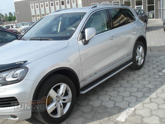 Фирменные пороги на Volkswagen Touareg 2