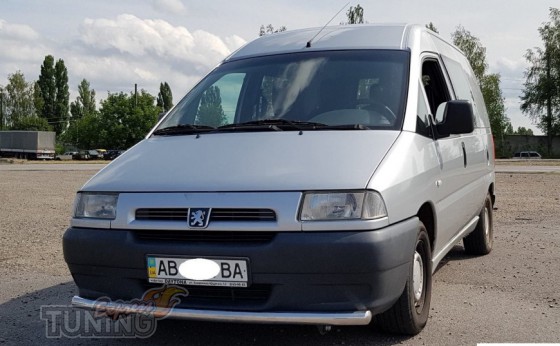 Одинарная труба переднего бампера Peugeot Expert 1