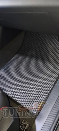 Фирменные коврики на VW ID4 фото