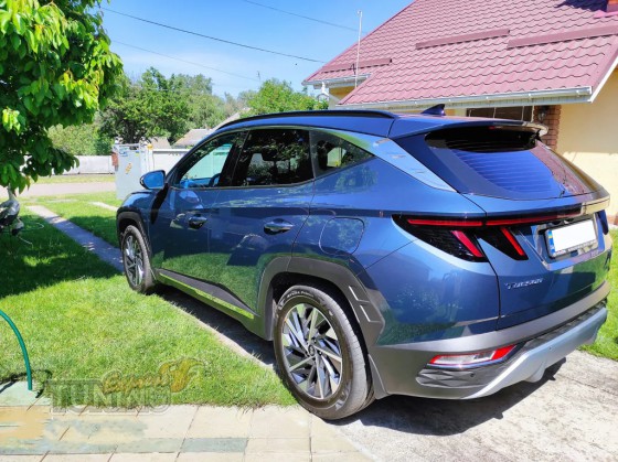 Хромированные молдинги на Hyundai Tucson NX4 