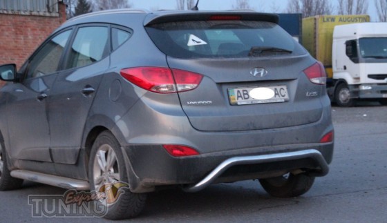 Одинарная труба на задний бампер Hyundai ix35 изогнутая