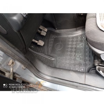 Коврики для Opel Zafira A с бортиком и перемычкой