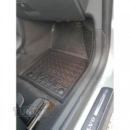 Коврики на Volvo V50 с перемычкой