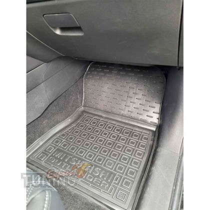 Коврики в Mitsubishi Outlander 4 с перемычкой