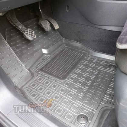 Ковры на Volkswagen Touran 2 с перемычкой