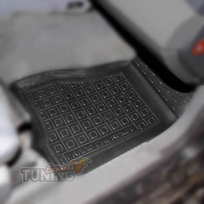 Высокие ковры в Jeep Grand Cherokee WK с перемычкой