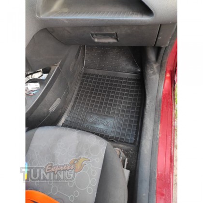 Высокие ковры в Ford Fiesta 5 MK5 с перемычкой