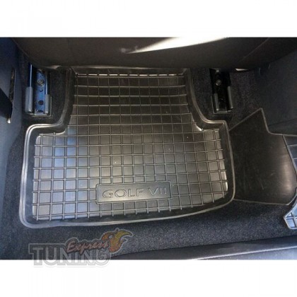 Коврики для Volkswagen Golf 7 с перемычкой