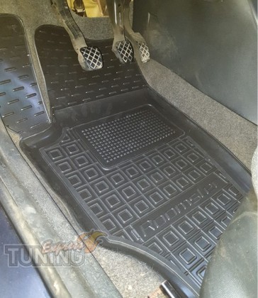 Коврики на Skoda Roomster с перемычкой