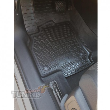Коврики на Audi Q3 F3 с перемычкой