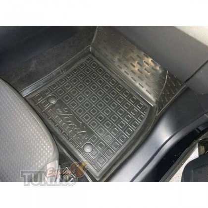 Высокие коврики в Ford Focus 4 с перемычкой