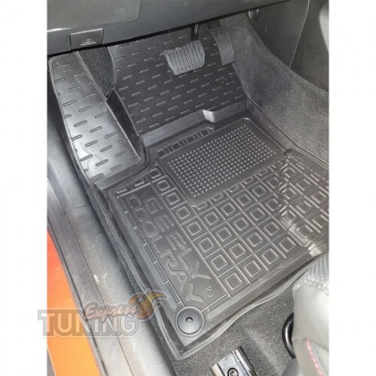 Коврики в салон Geely Coolray с перемычкой