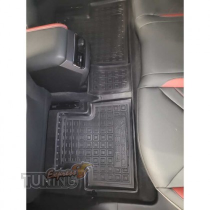 Коврики на Geely Coolray с перемычкой