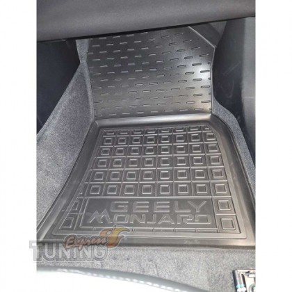 Коврики в Geely Monjaro с перемычкой