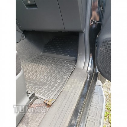 Коврики на Isuzu D-Max с перемычкой