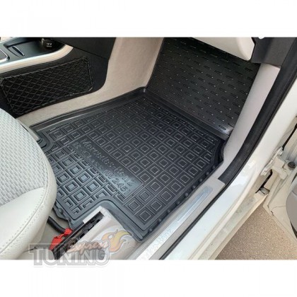Резиновые коврики для Mercedes W245 с перемычкой