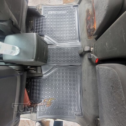 Коврики для Nissan Navara D40 с перемычкой