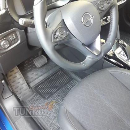 Коврики на Opel Corsa F с перемычкой