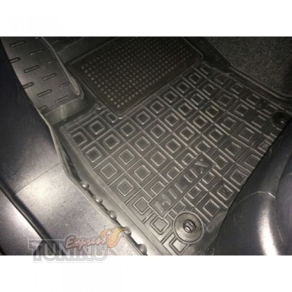Коврики на Toyota Hilux 8 с перемычкой