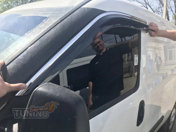 Ветровики окон Fiat Doblo 2 поколения с хромом