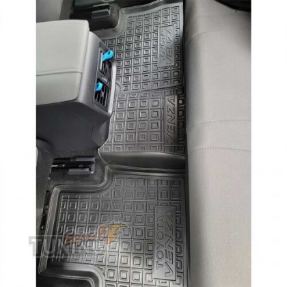 Коврики для Toyota Venza 2 с перемычкой