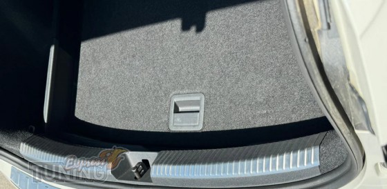 Защитная накладка на порог багажника Volkswagen Taigo фото