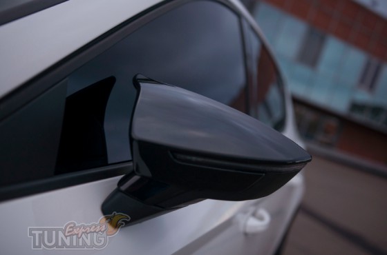 Накладки зеркал на Seat Leon 3 черные