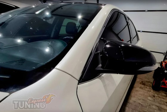 Крышки зеркал на Toyota Auris E180 черные