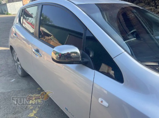 накладки на зеркала Nissan Leaf 1