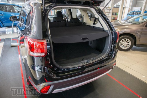 Шторка в багажник Mitsubishi Outlander 3 рестайл 2014-2016