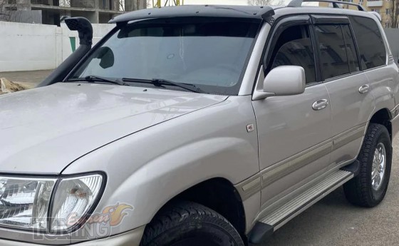 Оригинальный козырек над лобовым стеклом Toyota Land Cruiser 100