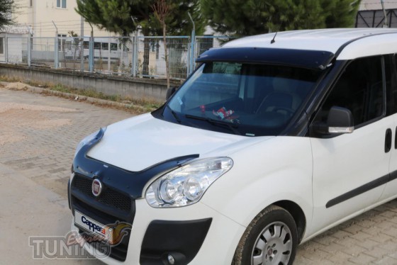 Козырек над стеклом Opel Combo D