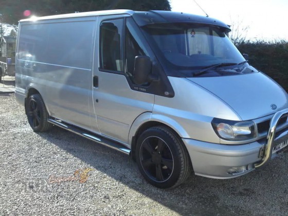Установка козырька лобового стекла Ford Transit