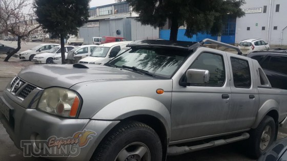 Козырек на лобовое стекло Nissan NP300