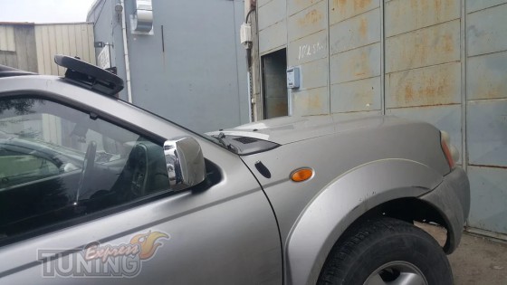 Пластиковый козырек для NIssan NP300