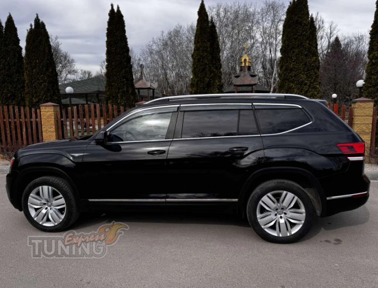 Ветровики на окна Volkswagen Atlas с хром молдингами
