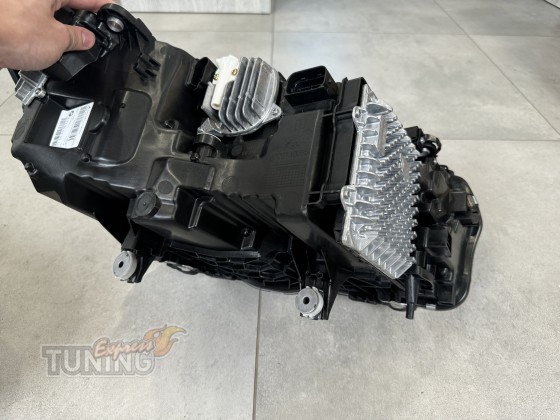Модельные передние фары  BMW X4 G02 F98 LED Adaptive