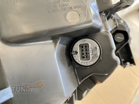 Передняя оптика на Honda HR-V 2 поколения рестайл