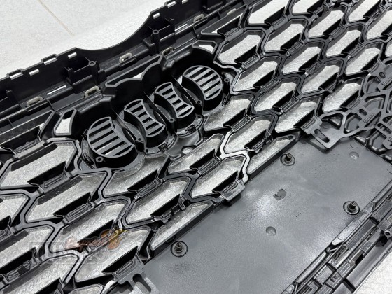 Решетка для Audi Q5 FY рестайл S-Line 2020-2024