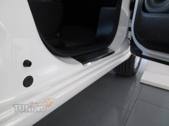 Накладки на пороги для авто Фиат 500 Л (защитные накладки Fiat 5