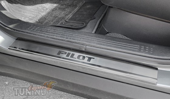 Накладки на пороги Хонда Пилот (защитные накладки Honda Pilot)