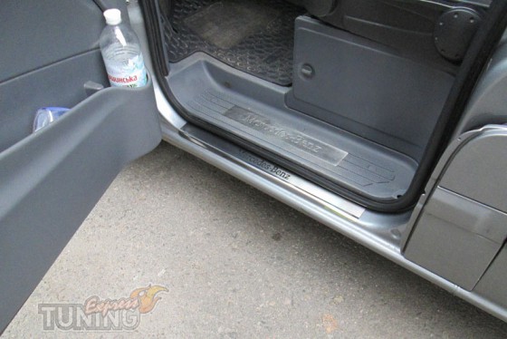 Накладки на пороги Мерседес Вито 639 (защитные накладки Mercedes