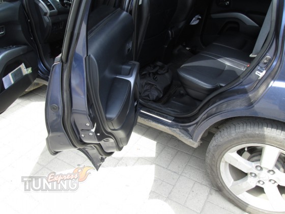 заказать Накладки на пороги Митсубиси Аутлендер ХЛ (защитные нак