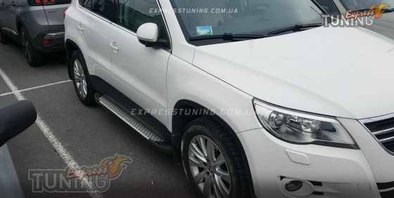 силовые пороги Volkswagen Tiguan стиль Almond серые)