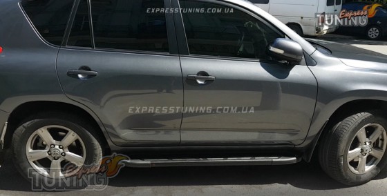 Пороги боковые на Toyota RAV4 3 Санрайз