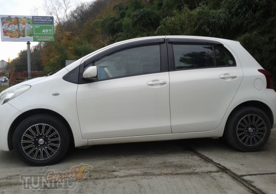 Ветровики Тойота Ярис 2 (дефлекторы окон Toyota Yaris 2)